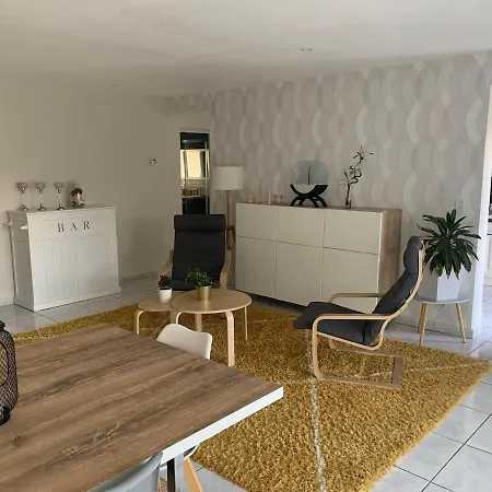 L'ecrin D'aubiat Proche Vichy Piscine Et Jacuzzi Semesterbostad