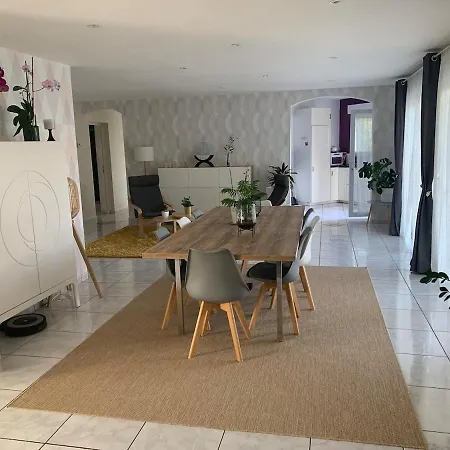 Semesterbostad L'ecrin D'aubiat Proche Vichy Piscine Et Jacuzzi Aubiat