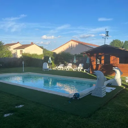 L'ecrin D'aubiat Proche Vichy Piscine Et Jacuzzi Vakantiehuis Aubiat