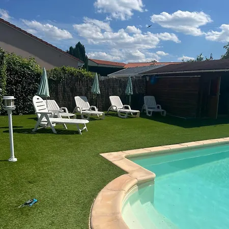 Semesterbostad L'ecrin D'aubiat Proche Vichy Piscine Et Jacuzzi