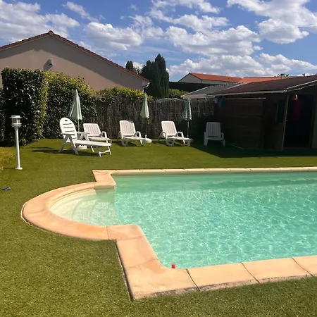 Semesterbostad L'ecrin D'aubiat Proche Vichy Piscine Et Jacuzzi *