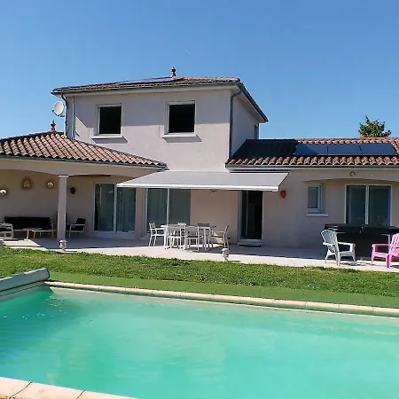 L'ecrin D'aubiat Proche Vichy Piscine Et Jacuzzi Vakantiehuis Aubiat