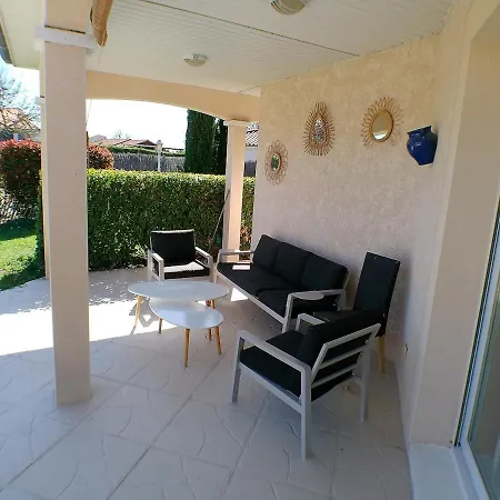 Semesterbostad L'ecrin D'aubiat Proche Vichy Piscine Et Jacuzzi