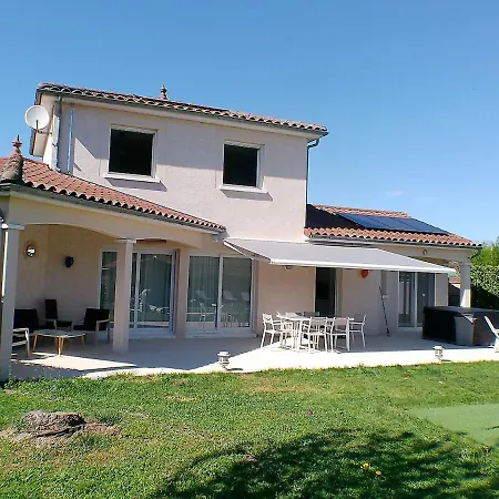 L'ecrin D'aubiat Proche Vichy Piscine Et Jacuzzi *